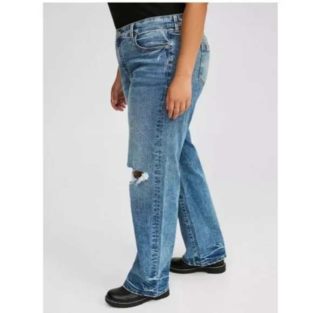 Torrid Womens Boyfriend Jeans Blue Distressed Ripped Knee Straight Leg Denim - Picture 3 of 8